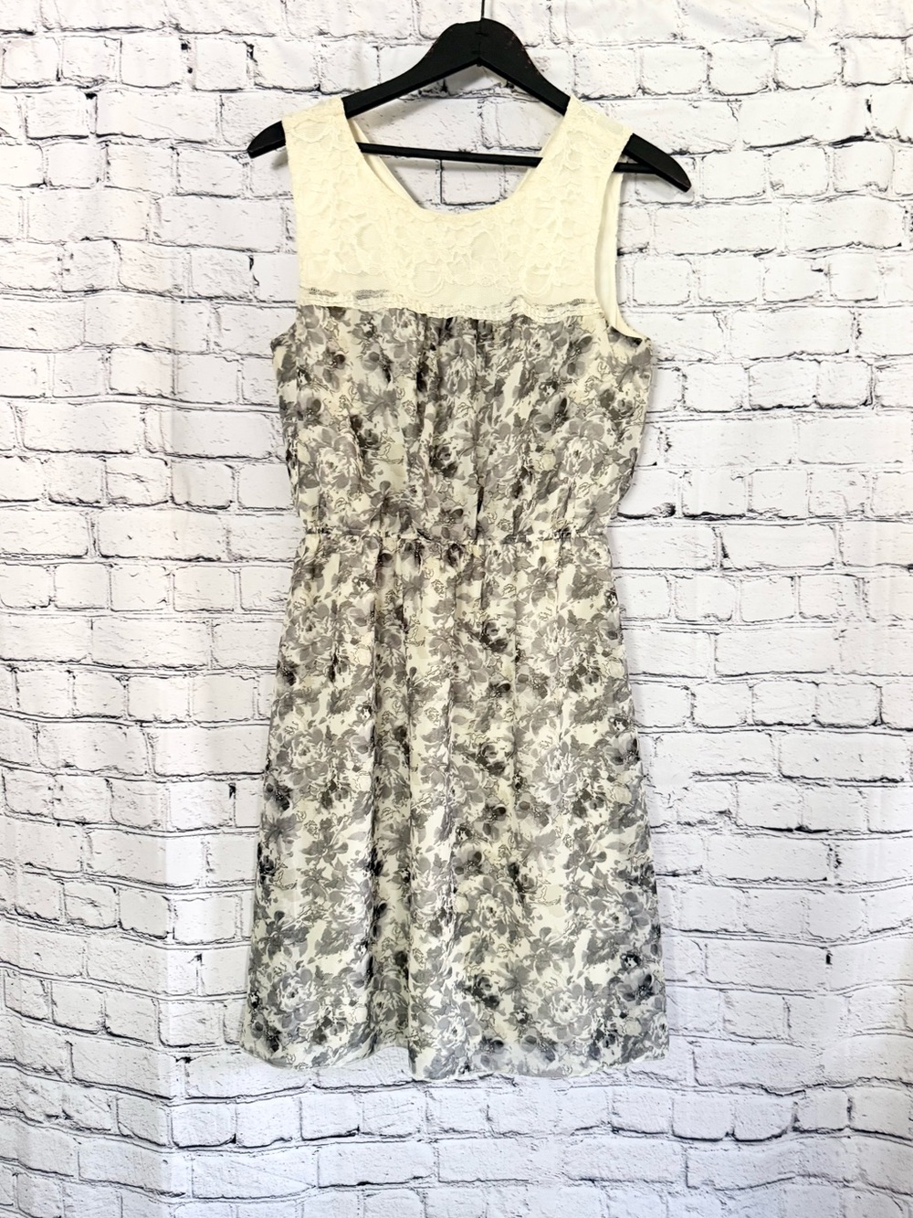 MAURICES. Floral dress. Size M